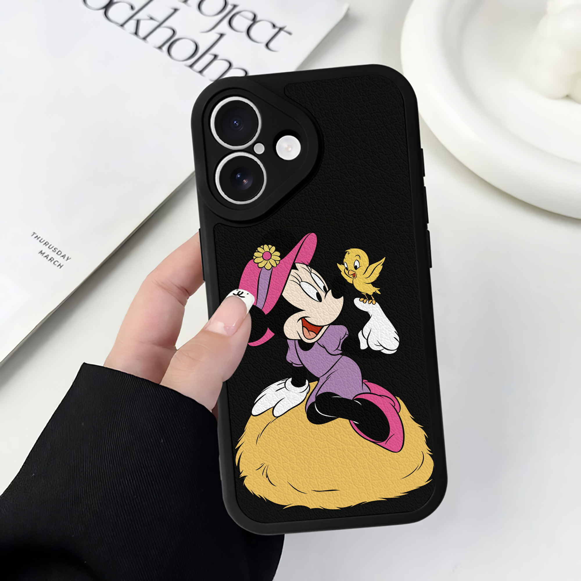 （画像用） ミッキーマウス Mickey Mouse 【iPhone 16シリーズ対応】シリコンスマホケース（レザー調） 材質：シリコン